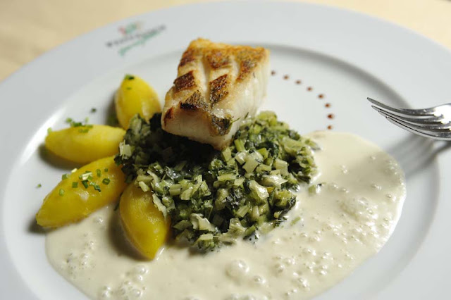 Genussbereit: Ruhrgebietsküche: Zanderfilet auf der Haut gebraten mit ...