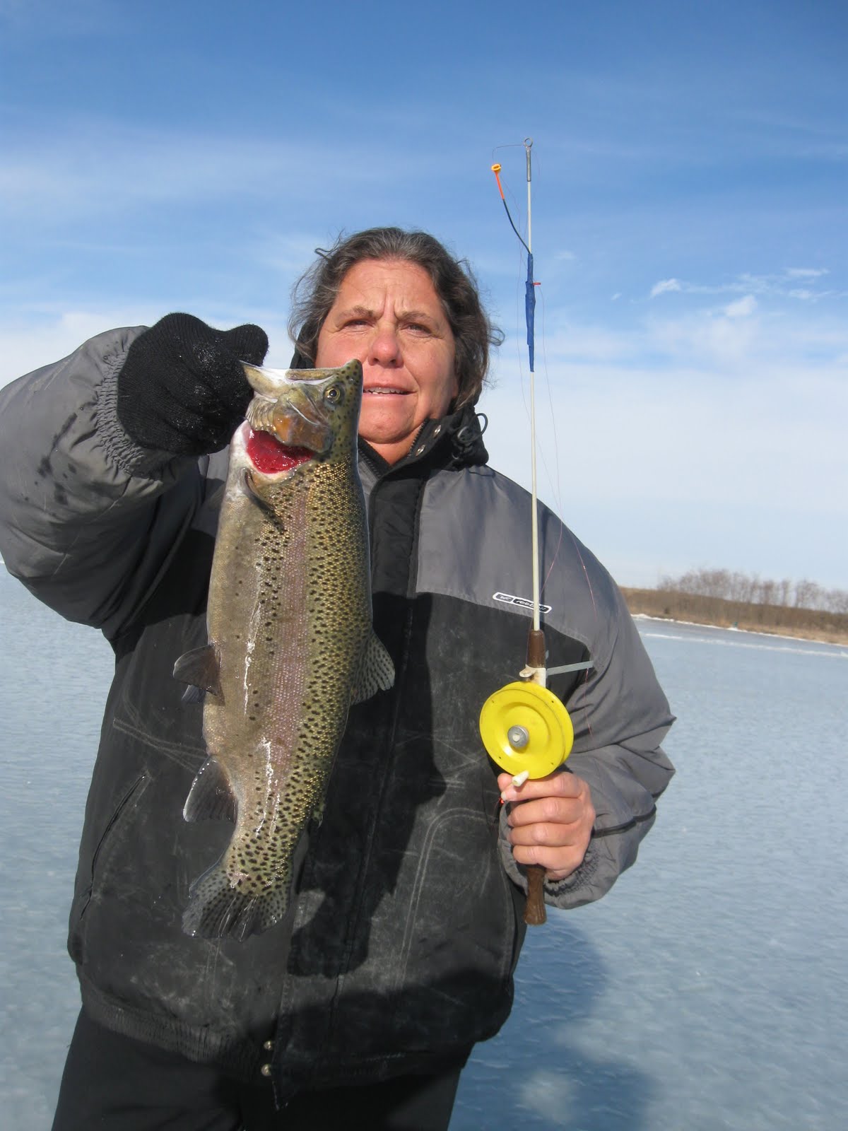 [ice+fishing!+025.JPG]