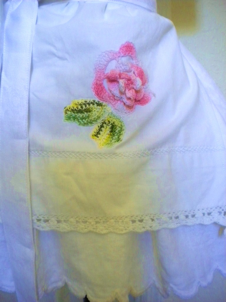 Retro Revival: Aprons Upcycled from Vintage Pillowcases