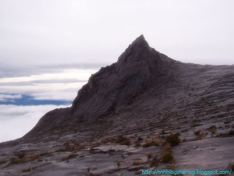 [Low's+Peak+Mount+Kinabalu.JPG]