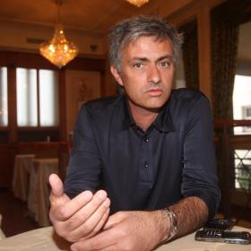 Mourinho in a restaurant answering to a journalist