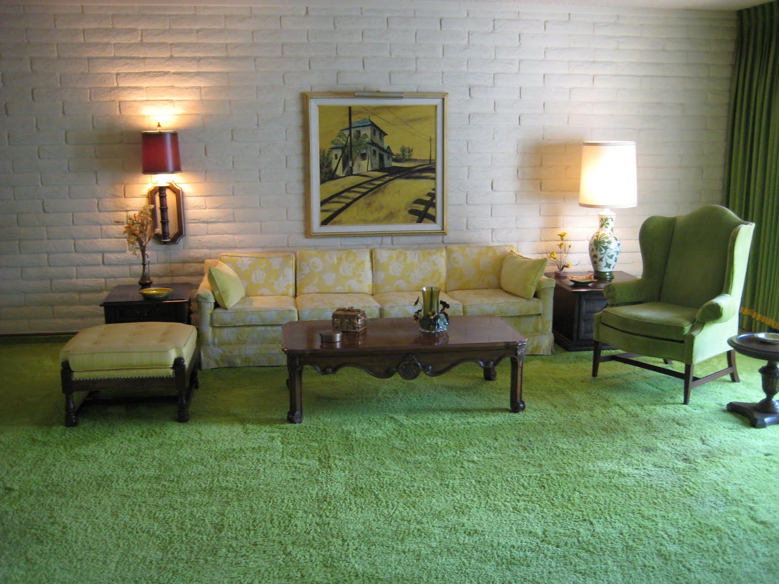[condo+living+room.JPG]
