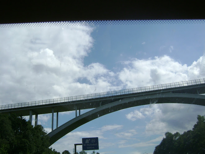 สะพานสูง ประมาณ 150 เมตร