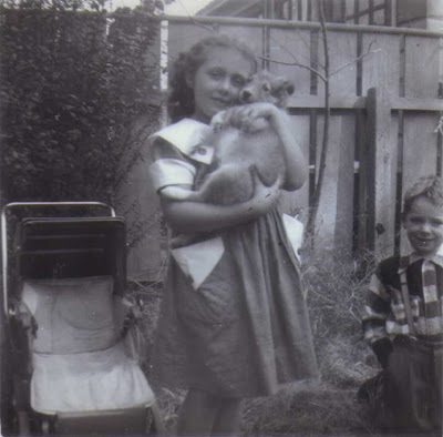 Lassie & Maureen - circa September 1952
