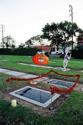 Woodlawn Cemetery Halloween