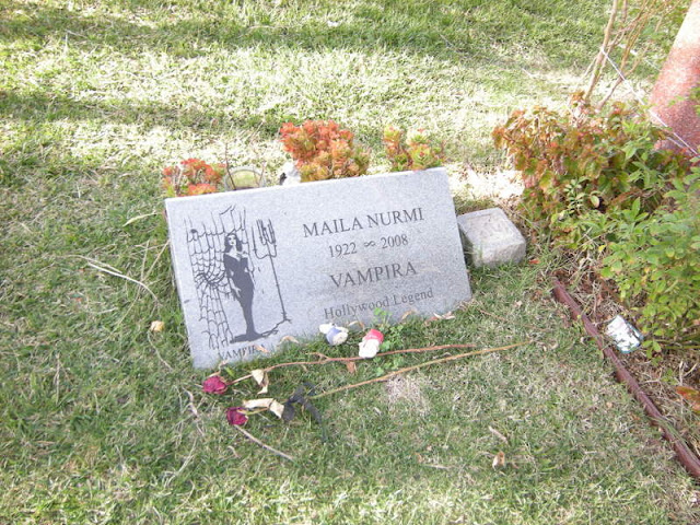 Deathday: Vampira (Maila Nurmi) 1922-2008 RIP