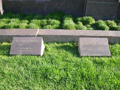 Ray Bradbury & Wife Maggie - Westwood Cemetery