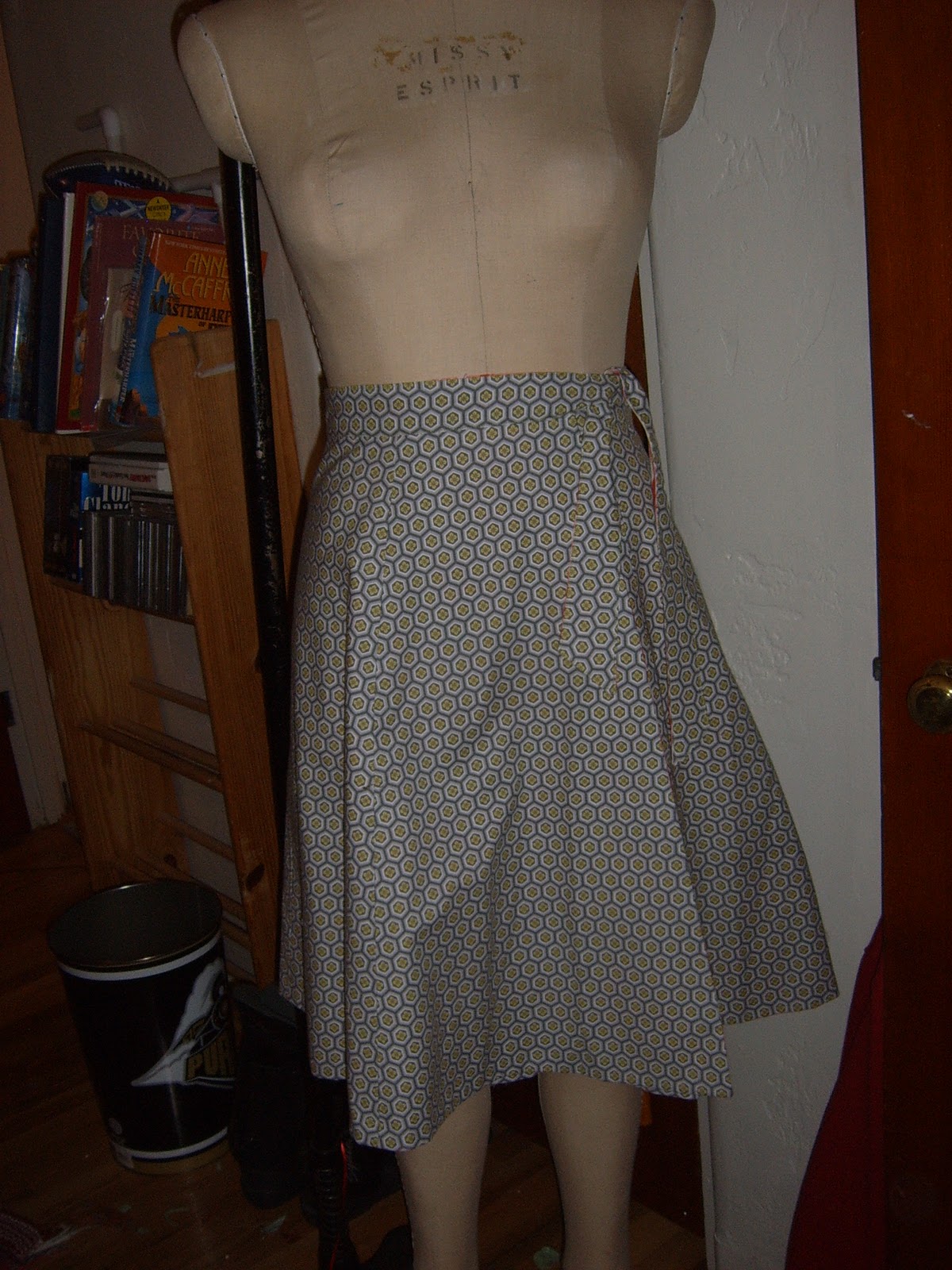 The Cordelia Files Make Your Very Own Reversible Wrap Skirt/ How to
