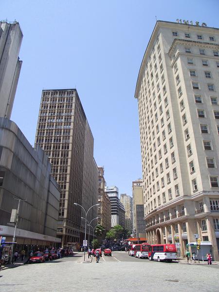 Porto Alegre, bairro Centro Histórico, céu azul, Avenida Borges de Medeiros, blog de Porto Alegre, blog sobre porto alegre, imagem do rio grande do sul