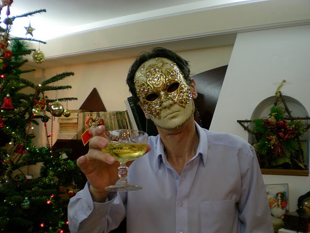 [dan_badea_cu+masca.jpg]