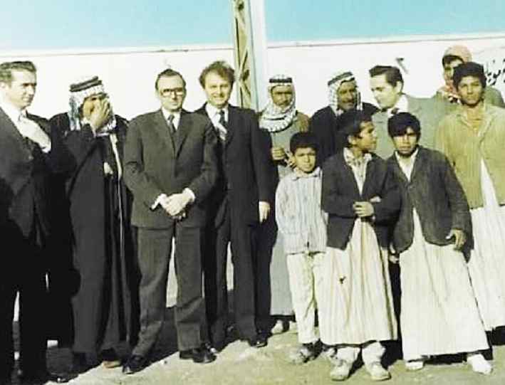 [Pacepa+si+familia+Tismaneanu+in+convertire.jpg]