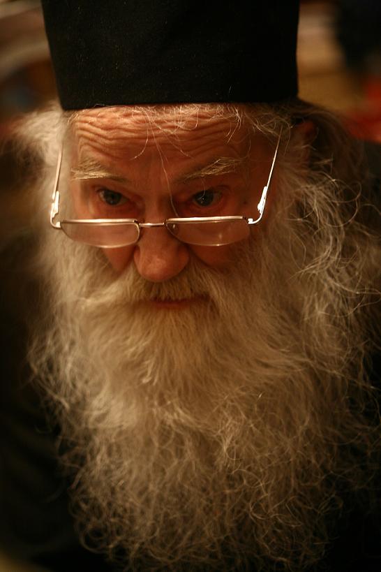 [Parintele+Justin+suparat.jpg]