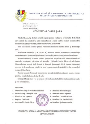 [comunicat+ciudat+cu+Puric+bagat+pe+gatul+Parintelui.jpg]