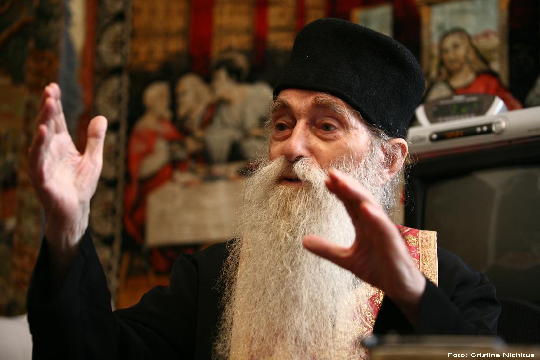 [Parintele+Arsenie+Papacioc+Foto+Cristina+Nichitus+Blog+Roncea.jpg]