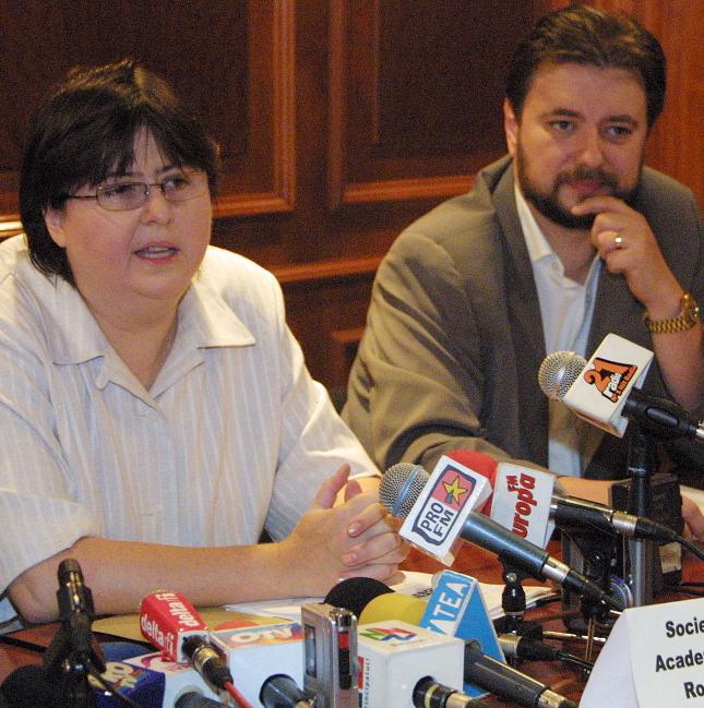[Alina+Muingiu++Pipi+di+Cristian+Pirvulescu.jpg]