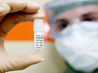 [rt_glaxo_h1n1_vaccine.jpg]