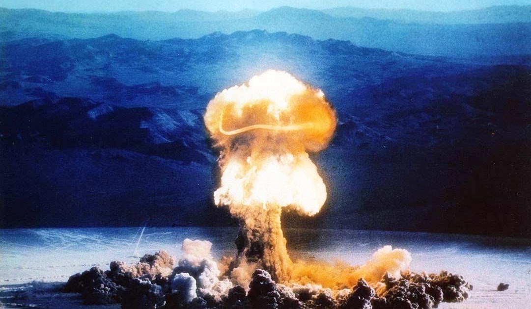 Создание ядерного оружия в сша. 1964 — китай провёл первое испытание ядерного оружия.. ядерный взрыв 10 килотонн. атомные взрывы в лас вегасе. новоземельский полигон ядерных испытаний.