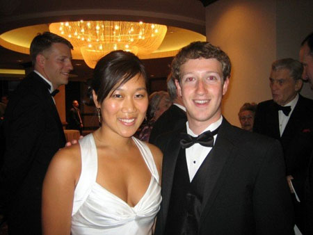 Watch the Photo Of Mark Zuckerberg girlfriend Priscilla Chan