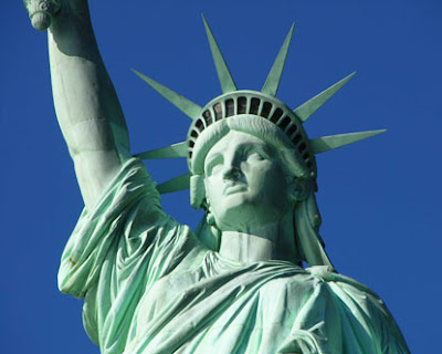 http://4.bp.blogspot.com/_r97AetzMiR0/SJbEJP6z_9I/AAAAAAAAARU/GdwIh8g73Rw/s400/new-york-statue-of-liberty.jpg