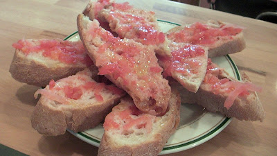 Pan con tomate