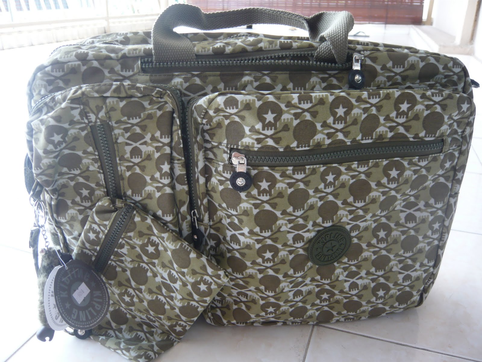 kipling overnight bag