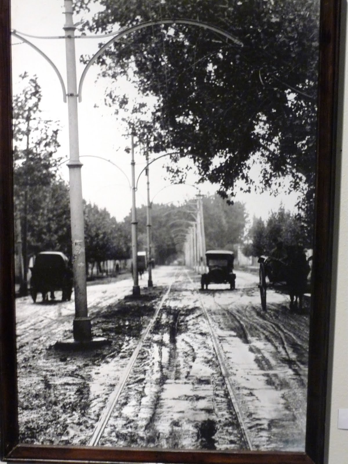 [instalacion+tranvia,+calle+san+martin+1920.JPG]