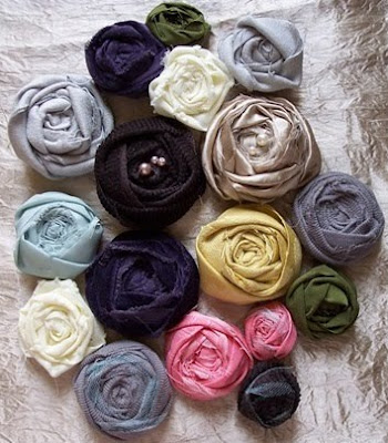 pink street: DIY Thursday: Fabric Roses