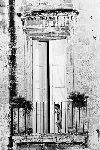 [bimbo-sul-balcone.jpg]