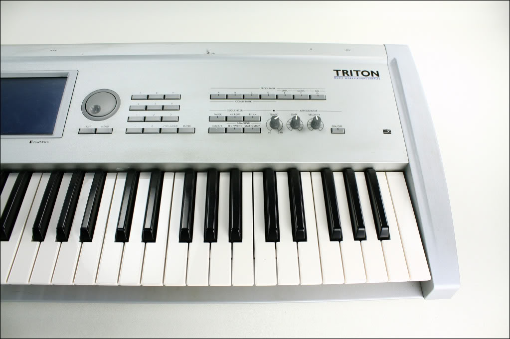 MATRIXSYNTH: Korg Triton 61 Key Synthesizer Workstation
