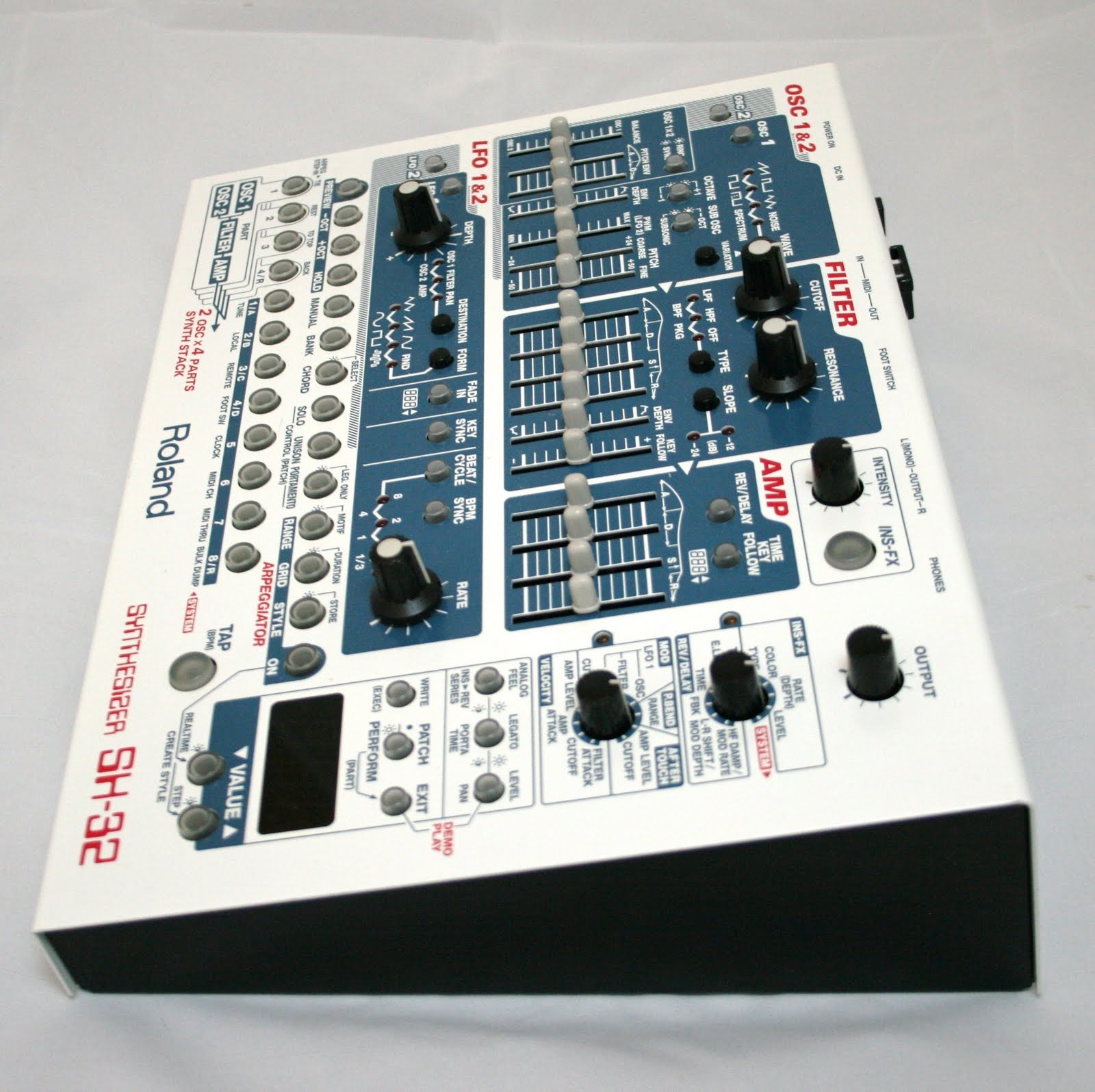 Roland Sh- 201 Virtual Analog Synthesizer