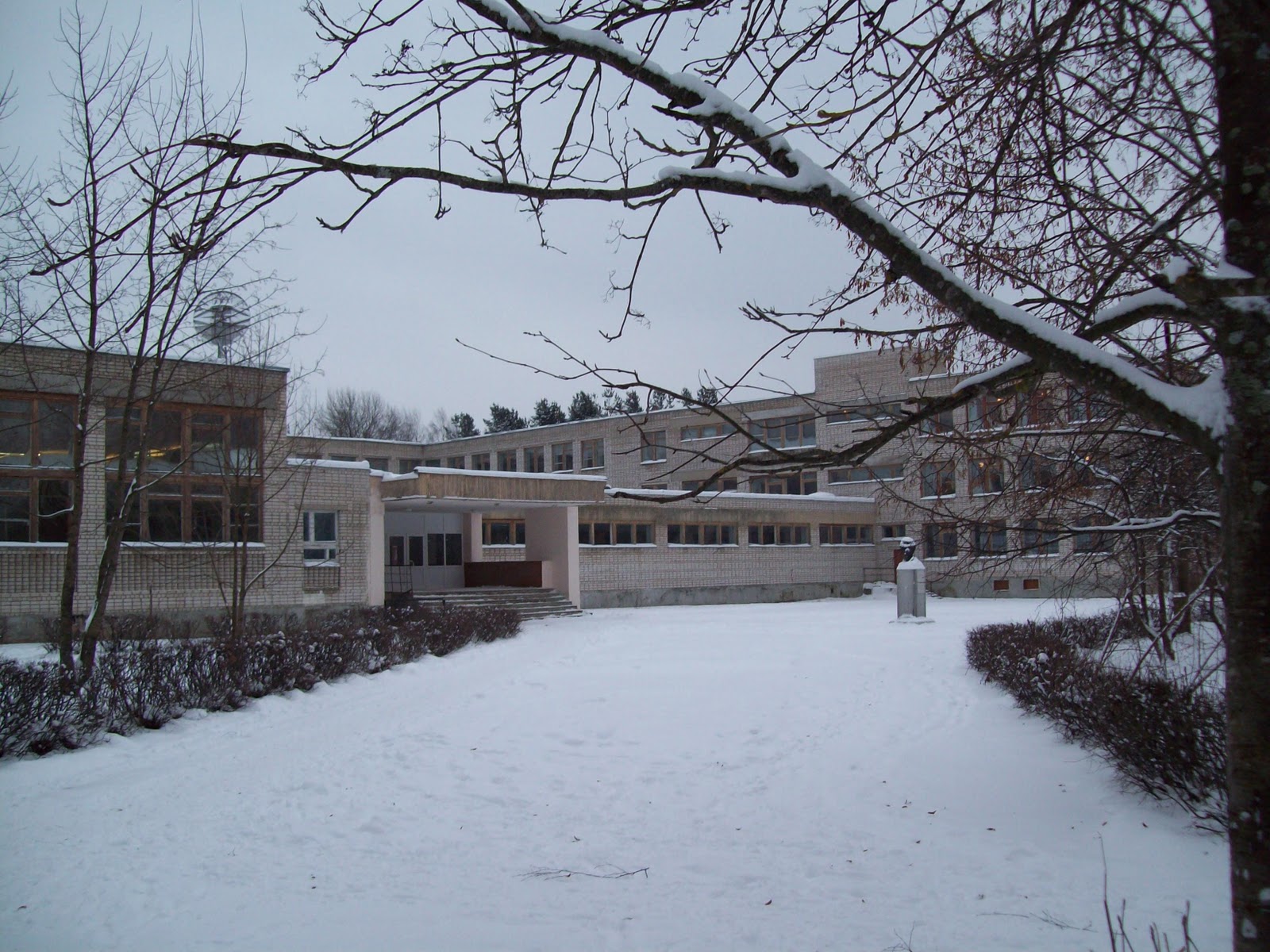 школа на промышленной улице славянка. общеобразовательная школа пушкин. 500 гимназия в пушкине.