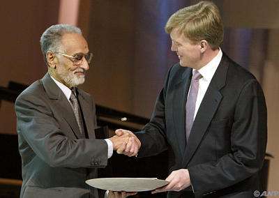 The Prince Claus Award given to Mohammed ChafikOn Wednesday 11 December the 2002
