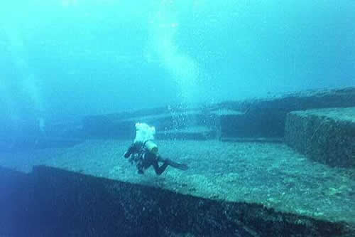 [Yonaguni3.jpg]