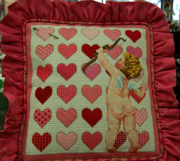 [Gretchen's+heart+pillow.jpg]