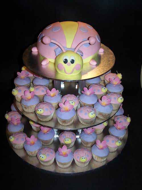 [weddingcakes18.jpg]
