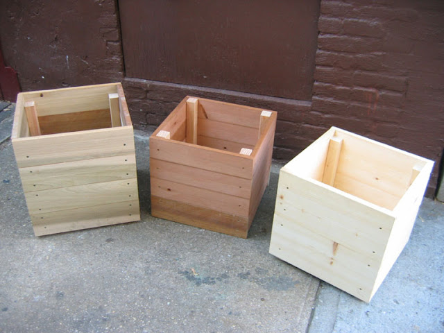 How to make an easy wooden planter with scrap wood finished planter box artistandbuilder.com How to make an easy wooden planter with scrap wood finished planter box artistandbuilder.com