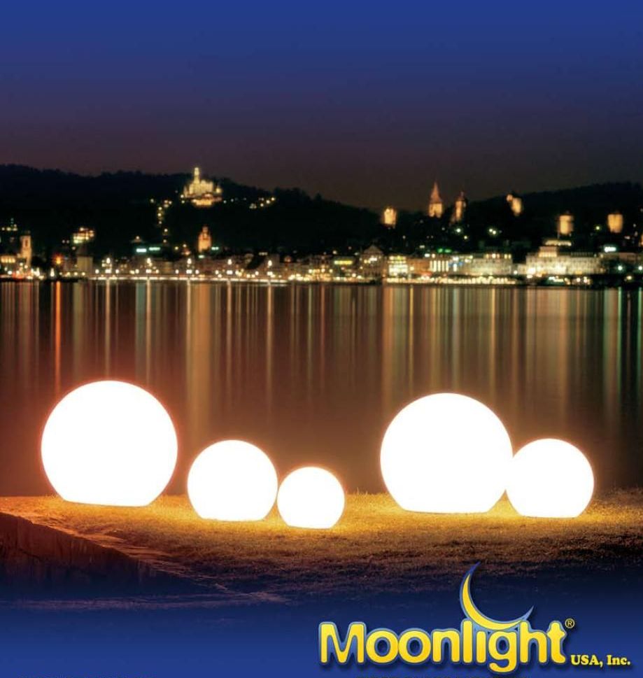 maaagda: Moonlight Outdoor Light & Globes