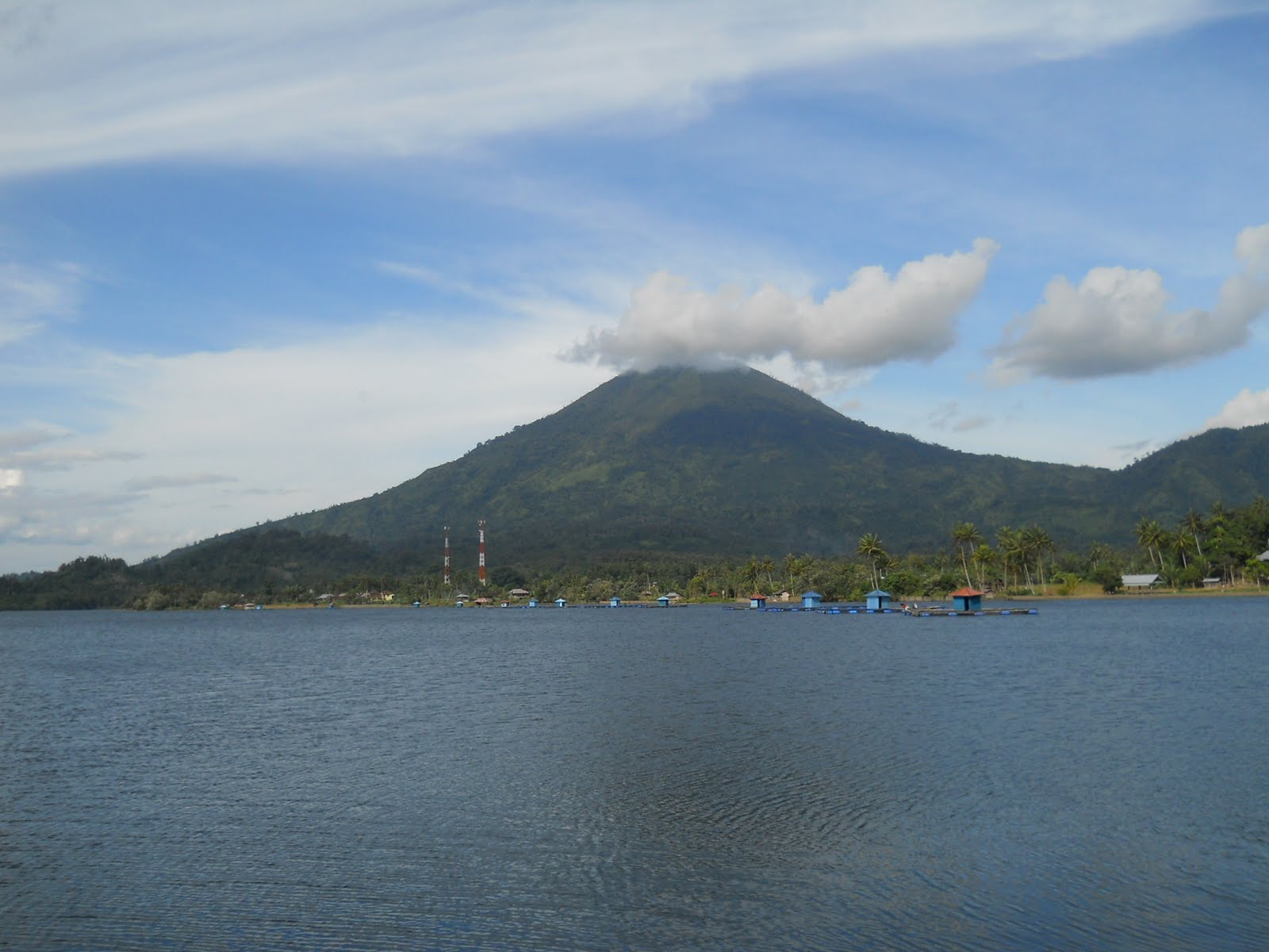 Danau Ranau, dari Lombok Seminung