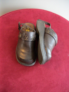 faded glory clogs