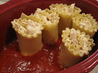 3 Cheese Lasagna Rolls are creamy, cheesy lasagna noodles stuffed with 3 different cheeses and chicken. Life-in-the-Lofthouse.com
