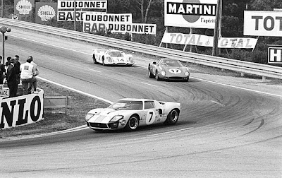 59355758-ford-gt40.jpg
