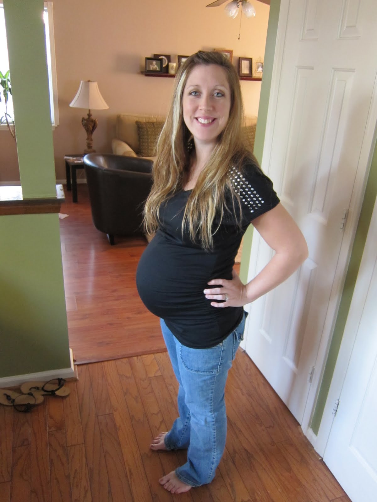 The Nilsen Nest: Belly pictures, shower and Babymoon