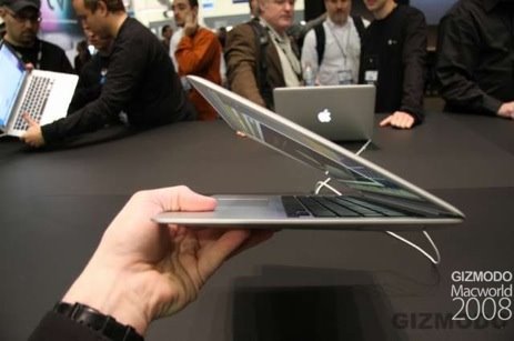 [macbookair1.bmp]