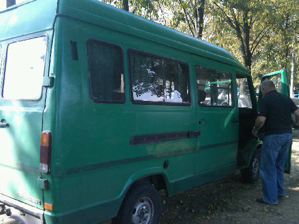 [uman+taxi.jpg]