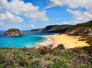 Praia do Léao, great snorkeling between the islands there