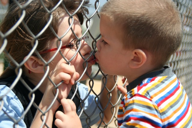 [fence+kiss.jpg]