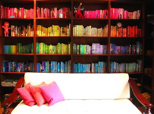 [rainbow-bookshelf.jpg]