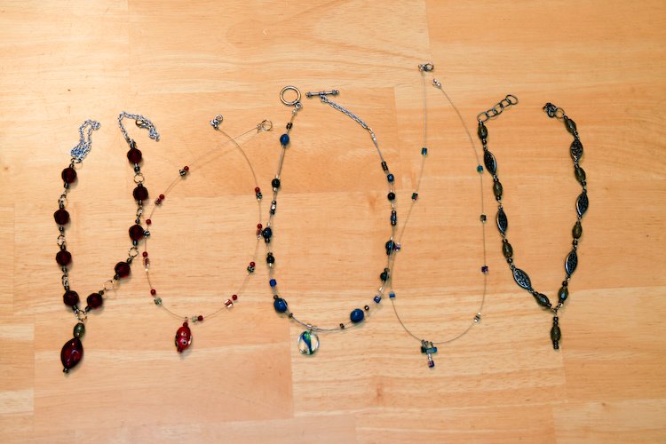 [08Dec28_necklaces_9.jpg]