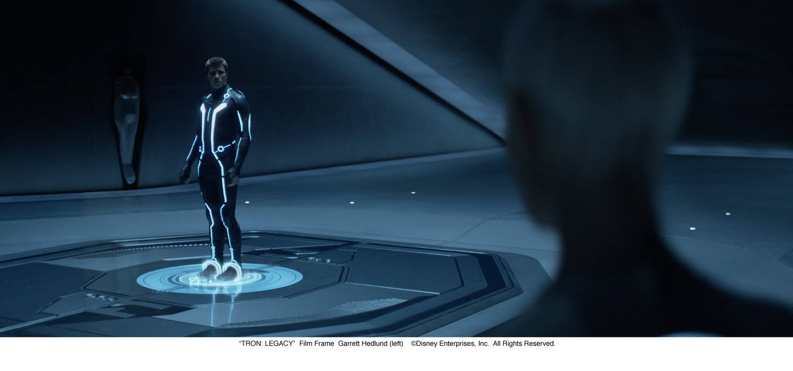 Résumé des films Tron \u0026 Tron Legacy en 1 minute, image size:1600x749