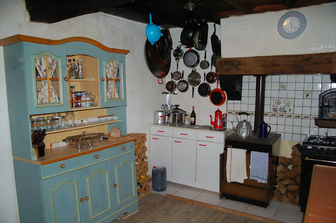 Kitchen e